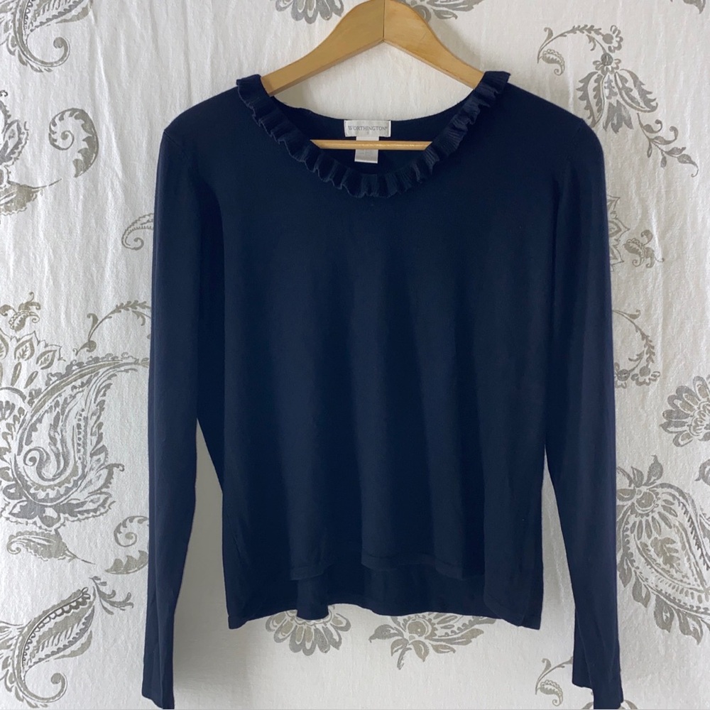 Worthington Lightweight Knit Blouse
Black Ruffled V Neck
Long Sleeve